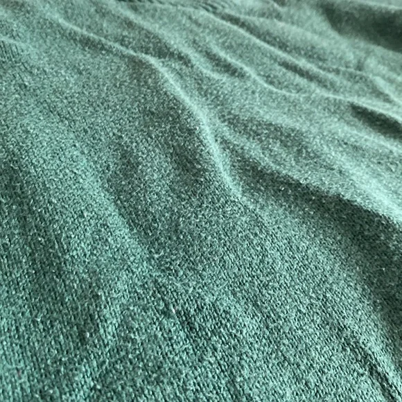 Evergreen v-neck sweater - Picture 17 of 17